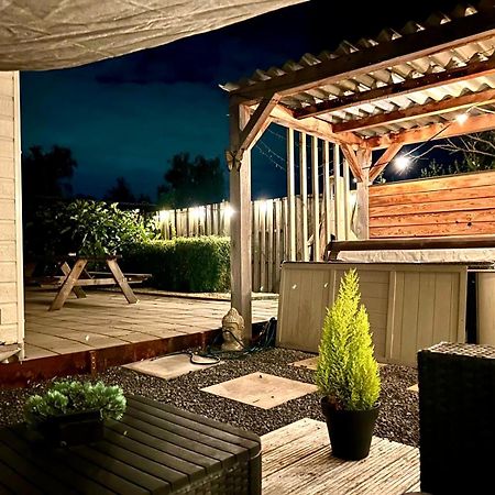 Wellness Bungalow With Jacuzzi &Sauna&Private Garden Near Amsterdam Vijfhuizen Exteriör bild