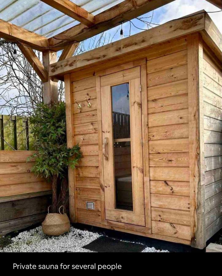 Wellness Bungalow With Jacuzzi &Sauna&Private Garden Near Amsterdam Vijfhuizen Exteriör bild