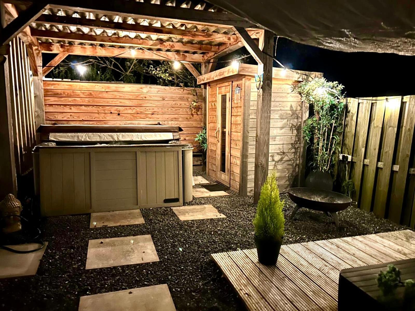 Wellness Bungalow With Jacuzzi &Sauna&Private Garden Near Amsterdam Vijfhuizen Exteriör bild